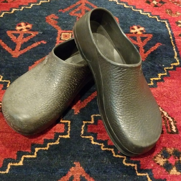 birkenstock clogs 42
